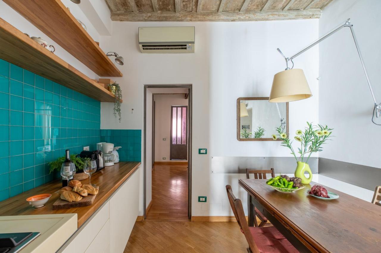 Iflat Colorful And Wood Near The Synagogue Apartment Rome Exterior photo